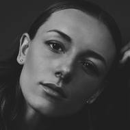 M. Maggie Miller, 32 (流行歌手)