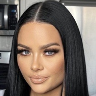 Mackenzie Hyatt, 29 (Instagram Star)