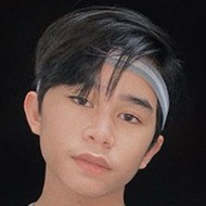 Mackie Empuerto, 18 (Cantante Pop)