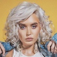 Macy Kate, 26 (流行歌手)