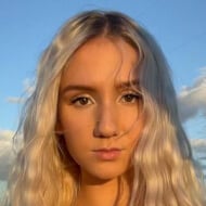 Maddie Price, 24 (Instagram明星)