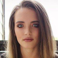 Maddie Walker, 26 (Pop Singer)