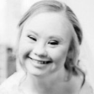 Madeline Stuart, 28 (模特)