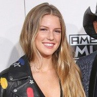 Maggie McGraw, 25 (家庭成员)