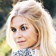 Maggie Szabo, 32 (Pop Singer)