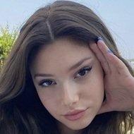 Makenzie Moss, 17 (Movie Actress)