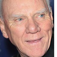 Malcolm McDowell, 80 (Ator do Filme)