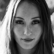 Malea McGuinness, 42 (流行歌手)