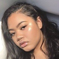 Malia Carter, 24 (TikTok Star)