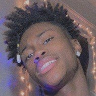 Malik Powell, 22 (Estrella de Instagram)