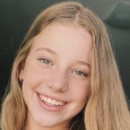 Malu Altmann, 20 (YouTube Star)