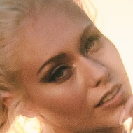 Manda Malina, 31 (流行歌手)