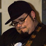 Marcos Curiel, 51 (吉他手)