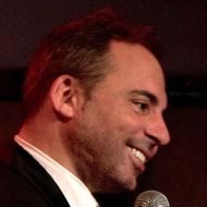 Marcos Llunas, 54 (世界音乐歌手)