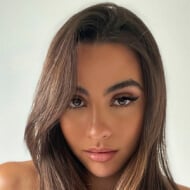 Maria Arzola, 27 (Instagram明星)