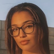 María Romero, 21 (TikTok明星)