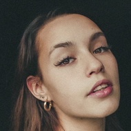 María Sannwald, 25 (TikTok明星)