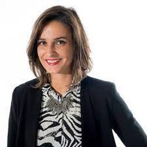 Mariana Seruya Cabral, 38 (喜劇演員)