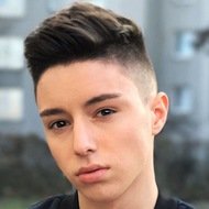 Mario Novembre, 23 (Cantante pop)