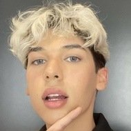 Mario Selman, 25 (Instagram-ster)