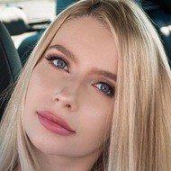 Marita Kang, 23 (Instagram明星)