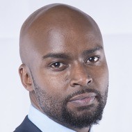 Mark Masai, 40 (Periodista)