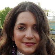 Martina Barta, 35 (Cantante de Música Mundial)