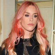 Mary Furze, 37 (模特)