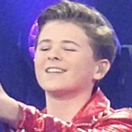 Matheu Hinzen, 19 (Pop Singer)