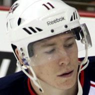 Matt Calvert, 35 (Cầu thủ khúc côn cầu)