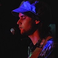 Matt Hires, 40 (Cantante pop)