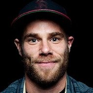 Matthew Wilkas, 47 (Actor de Teatro)