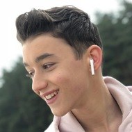 Max Mies, 21 (Popsänger)