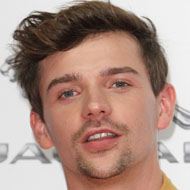 Max Milner, 33 (Pop Singer)