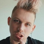 Maxx Danziger, 34 (Drummer)