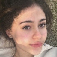 Maya Bouguenna, 21 (Instagram-ster)