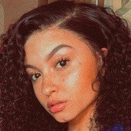 Maya Prosser, 23 (YouTube明星)