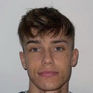 McKenna Crisp, 25 (TikTok明星)