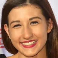 Meg DeAngelis, 30 (YouTube明星)