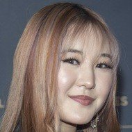 Megan Lee, 28 (流行歌手)
