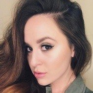 Megan Mace, 31 (Cantante pop)