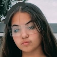 mely.cl, 19 (TikTok Star)