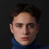 Meny Davila, 19 (TikTok Star)