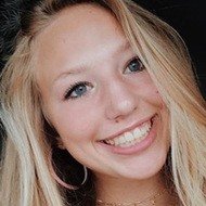 Mia Haglund, 20 (TikTok Star)
