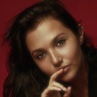 Mia McKenna-Bruce, 26 (Attrice TV)