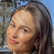 Mia Salazar, 24 (YouTube明星)