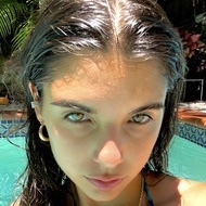 Mia Valdes, 21 (Estrella de TikTok)