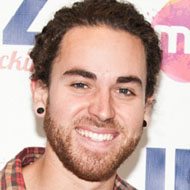 Michael Alvarado, 35 (流行歌手)