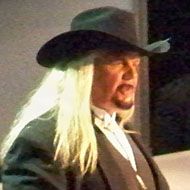 Michael Hayes, 64 (摔跤手)