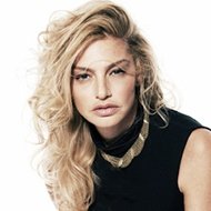 Michaela Bercu, 58 (Modella)